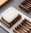 Jabonera de madera oscura